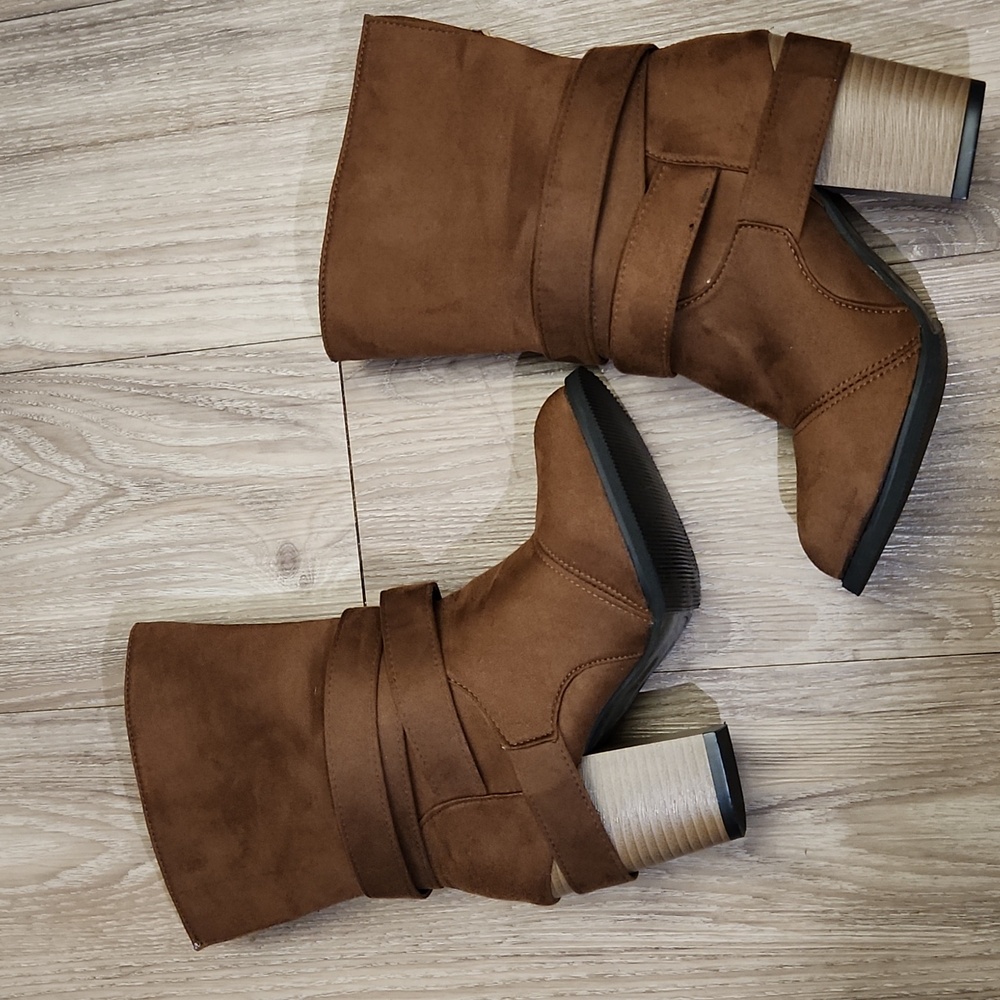 Brown Chunky Heel Wide Calf Belt Wrapped Round Toe Casual Suede Mid Calf Boots